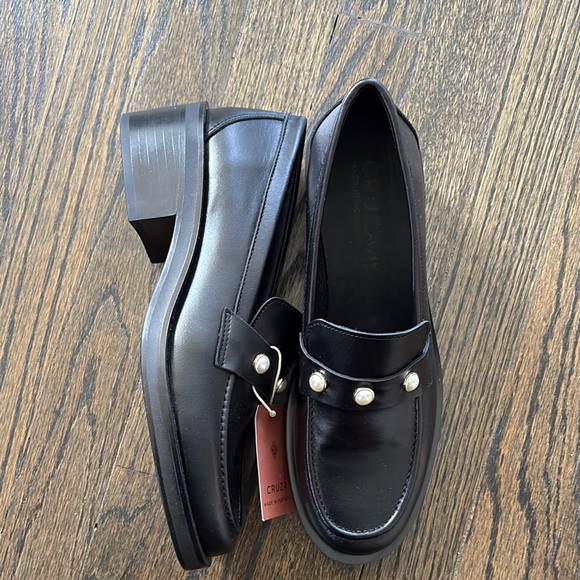 NWOB- Black Women's Leather Loafers with Pearl Detail by Cruza ( size 39) - Picture 2 of 8